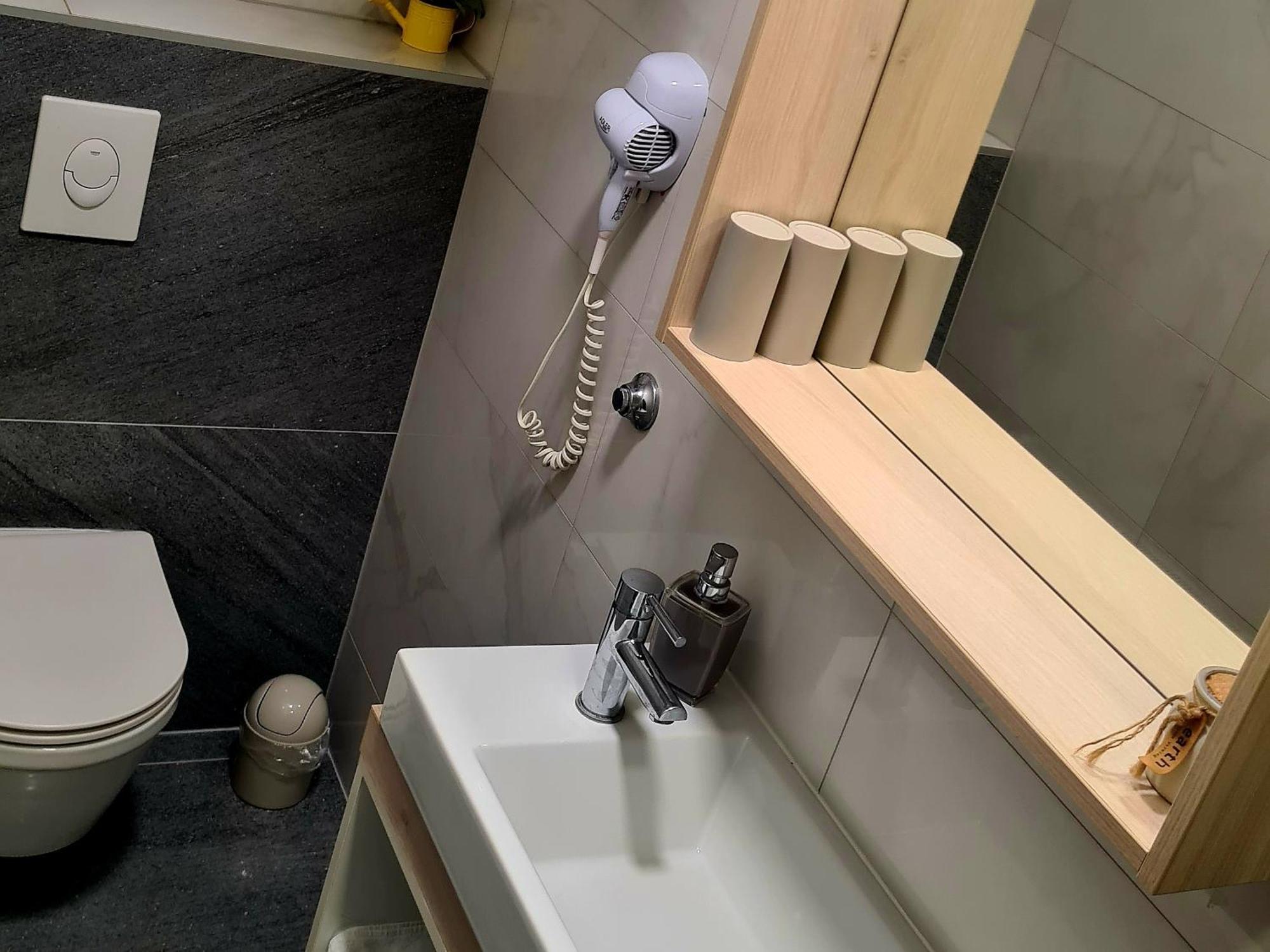 Bonitos, Sobe-Rooms Slavonski Brod Quarto foto