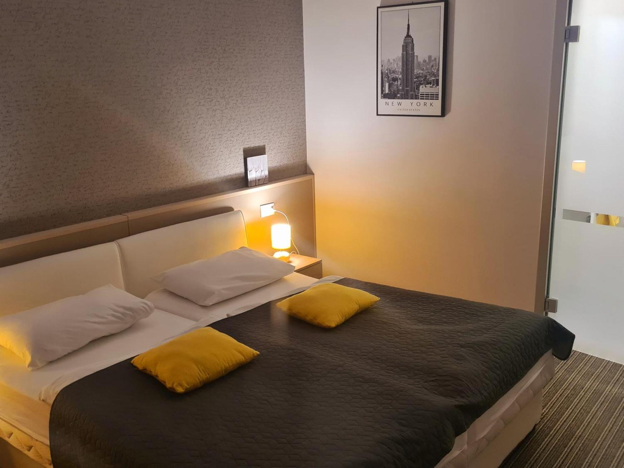 Bonitos, Sobe-Rooms Slavonski Brod Exterior foto